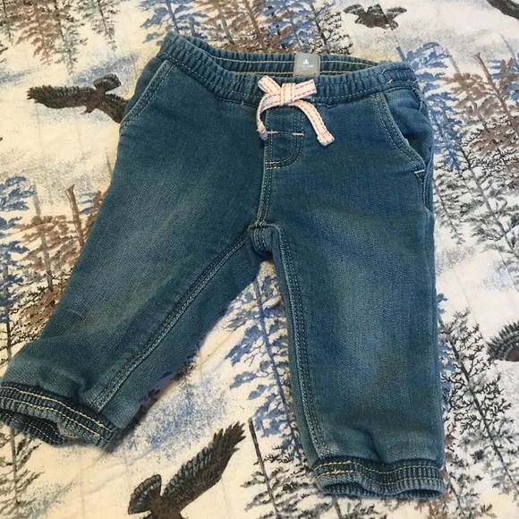🌸2/$10 SALE🌸Baby GAP Jeans - 3-6 Months - Picture 1 of 4